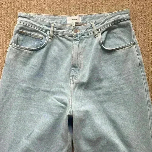 KOTN Unisex Antifit Denim high-waisted jeans light wash 36/32 (12-14). - Picture 3 of 16